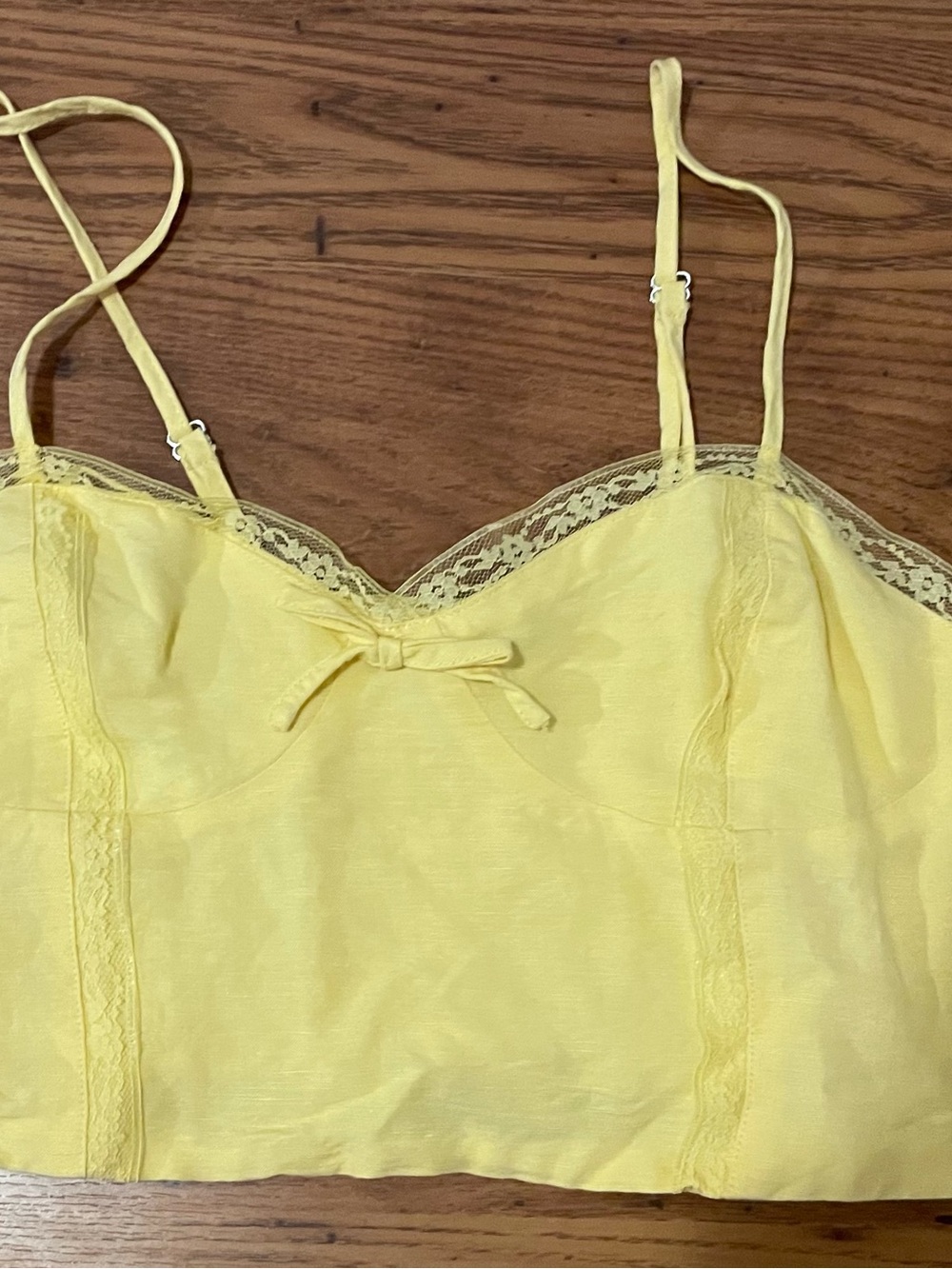 Forever 21 Yellow Lace-Trim with Bow Cami Size Medium Super Cute